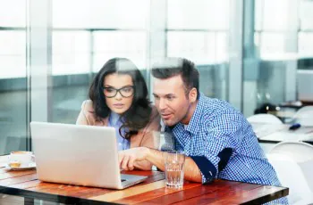 Para vender mais é preciso pensar na automação de vendas internas como uma realidade. Em um mercado cada vez mais competitivo, não há mais espaços para teorias e estratégias baseadas em opiniões ou dicas de terceiros, sem um embasamento comprovado. É preciso investir em ferramentas práticas, conectadas e que amplie as possibilidades de sucesso em cada venda.