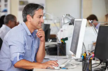 Não é tarefa fácil encontrar uma boa empresa de software. Sabe o motivo? O avanço da internet e da tecnologia proporcionou uma verdadeira explosão de “especialistas” em softwares, o que acabou criando uma bolha fictícia em relação à qualidade dos serviços prestados. Por isso, hoje em dia é fundamental pesquisar com atenção antes de entrar em contato com uma ou mais empresas de softwares.